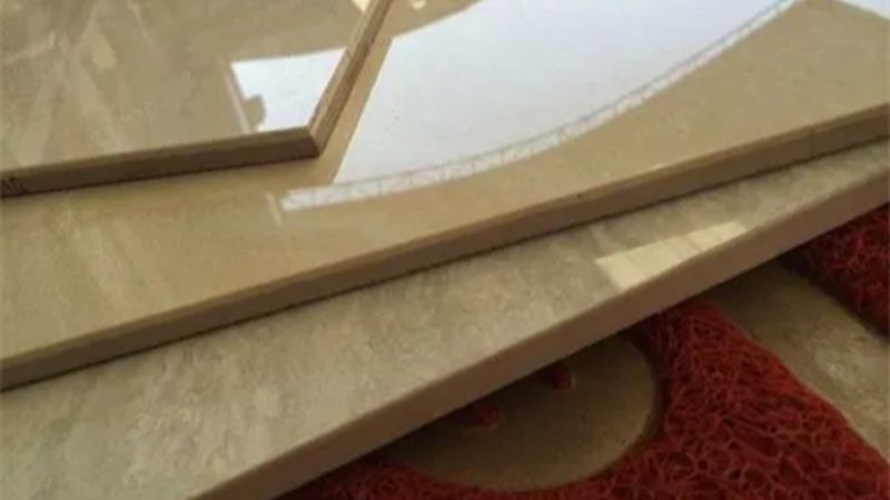 客厅墙砖上墙，常见的瓷砖种类有：